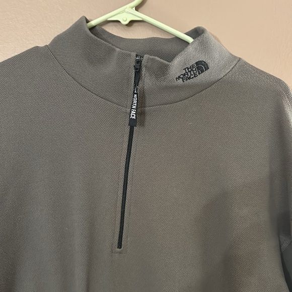 The North Face Top - Picture 2 of 4